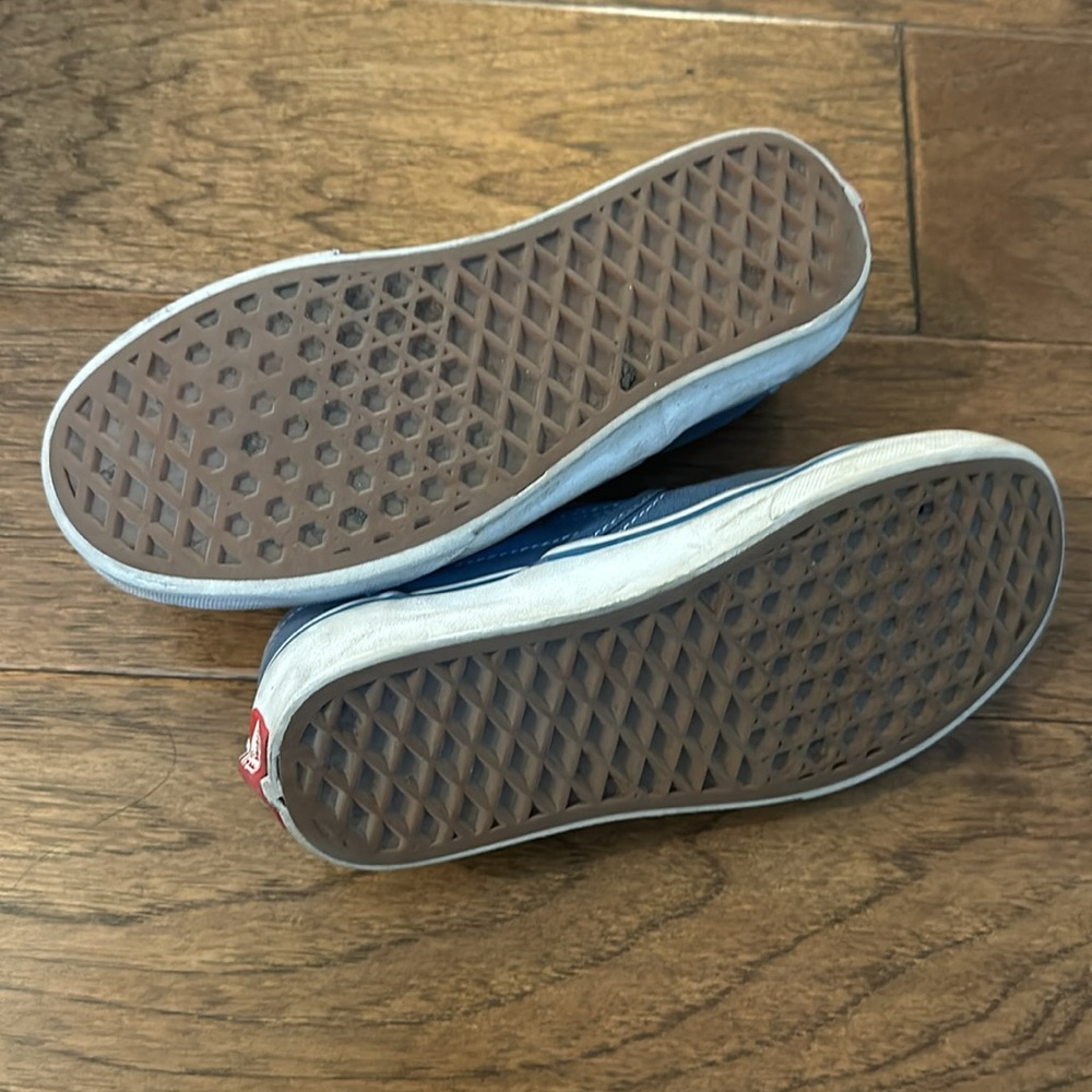 Vans - Picture 2 of 4